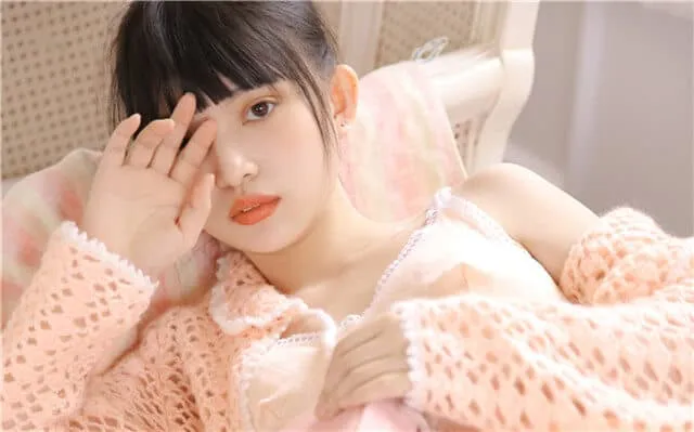 揭秘天秤座动心的细节：如何捕捉他们的爱情信号