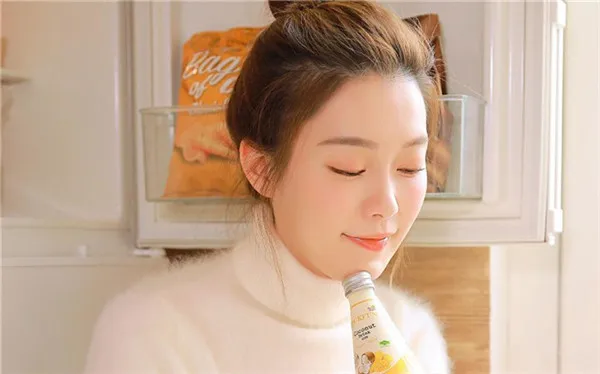 高情商聊天技巧：轻松赢得女生好感的秘诀