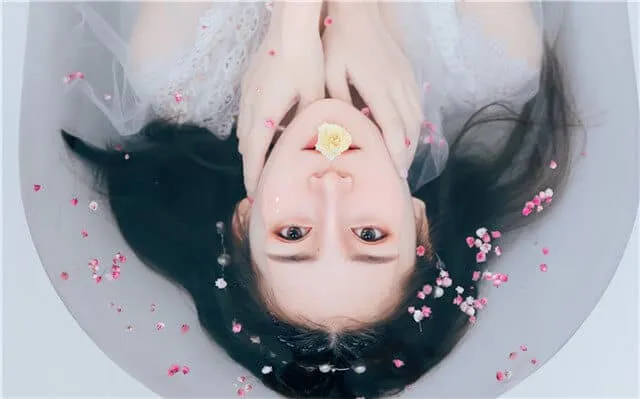 微信搭讪女生：开场白高手秘籍，轻松打开话匣子！