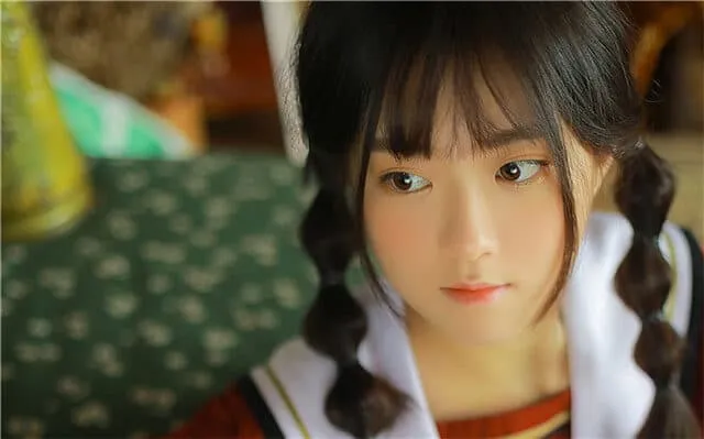 揭秘天秤座动心的细节：如何捕捉他们的爱情信号