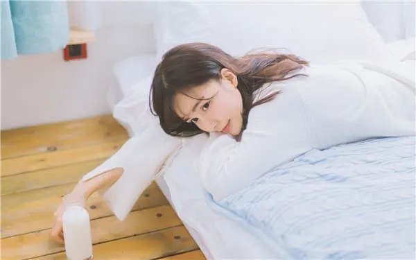 高情商聊天技巧：轻松赢得女生好感的秘诀