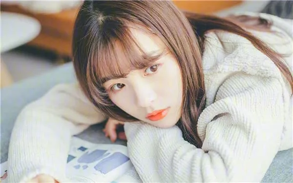 高情商聊天技巧：轻松赢得女生好感的秘诀