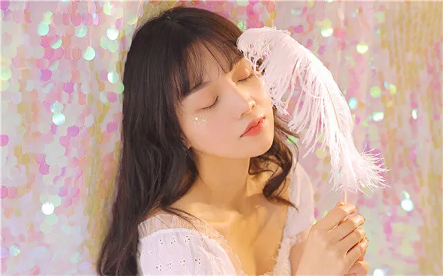 揭秘女人允许你暧昧时的表现与心底小秘密