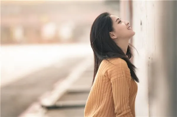 微信搭讪女生：开场白高手秘籍，轻松打开话匣子！