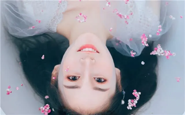 微信搭讪女生：开场白高手秘籍，轻松打开话匣子！