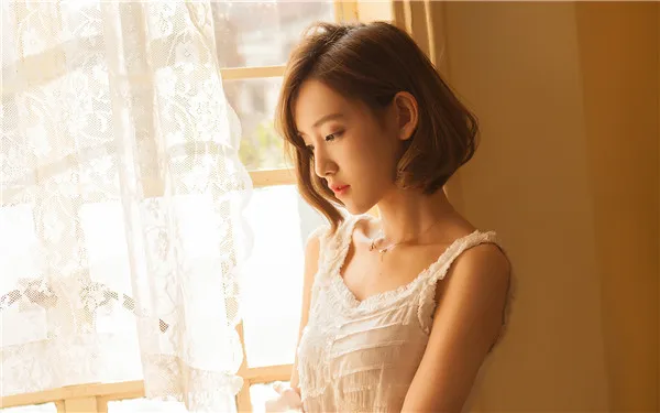 解读女生愿意被牵手的7个暗示：藏在细节里的情感密码