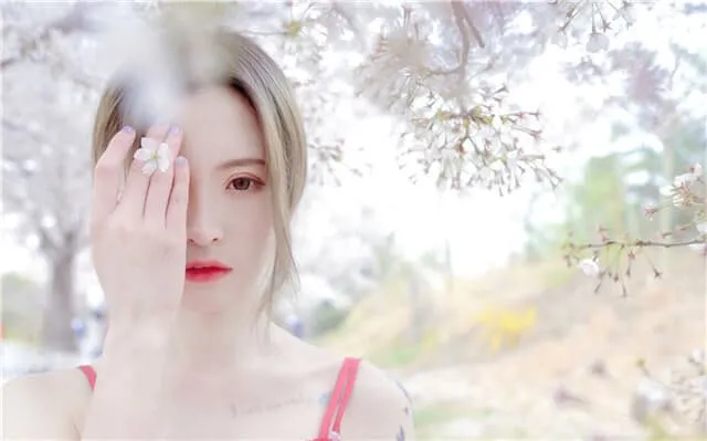 网上相亲聊天秘籍：新潮有趣不尴尬的初次对话指南