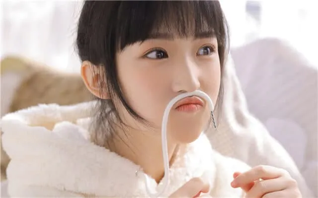 内向男生追女生聊天秘籍：避开尴尬，让对话自然流畅