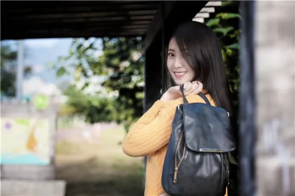 掌握让女孩子开心的艺术：深入了解与用心陪伴