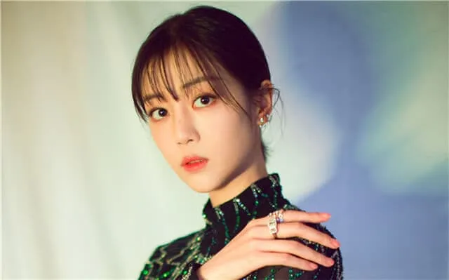 分手后为何不宜主动联系前任？解析原因与正确应对策略